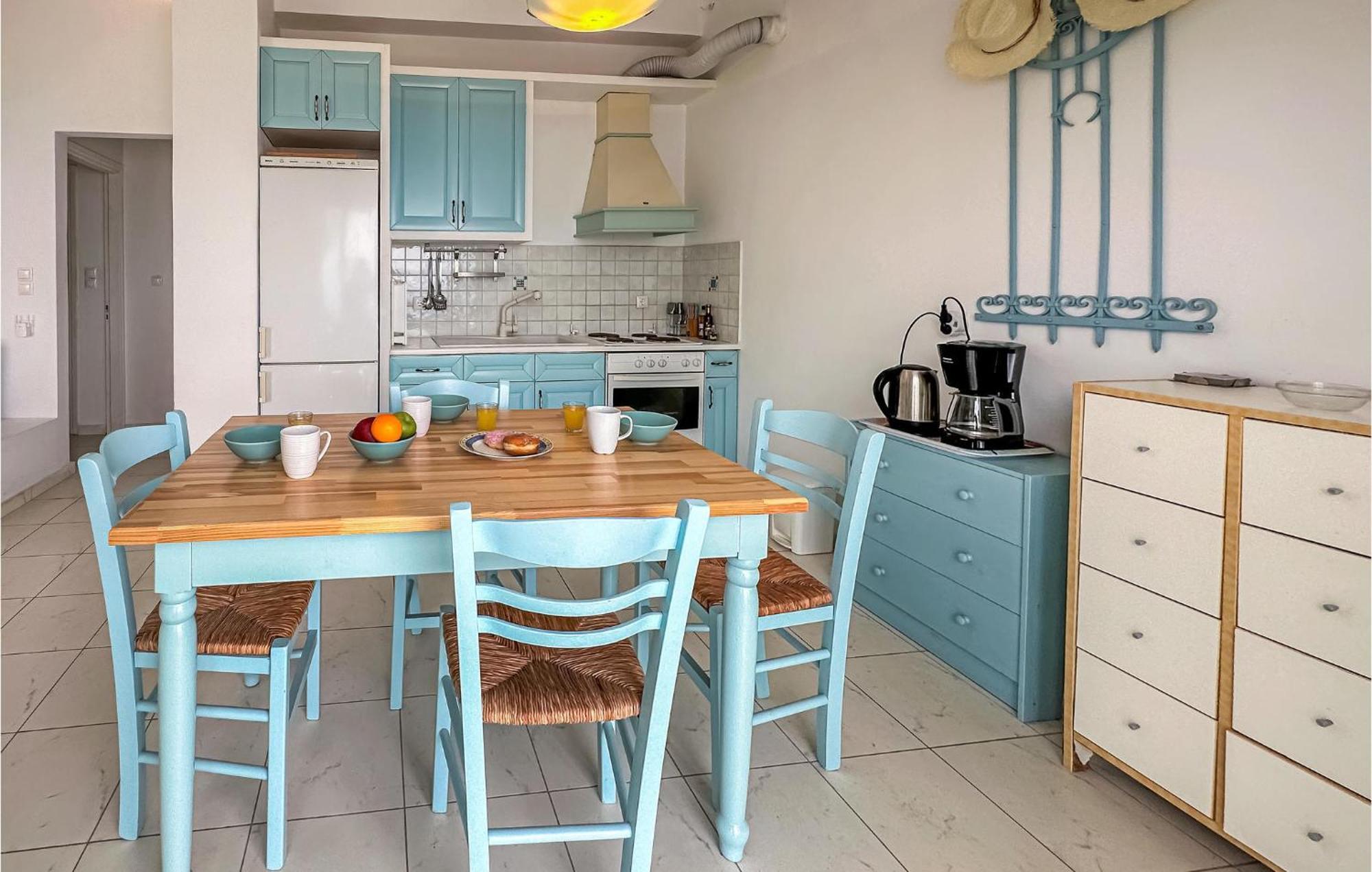 2 Bedroom Lovely Home In Kalamata Exterior foto